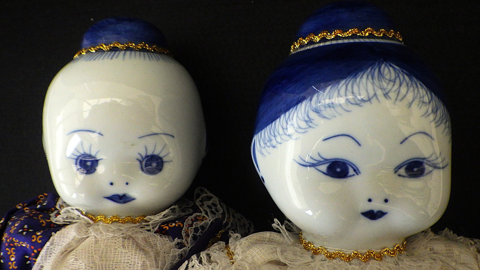 A Pair (Boy & Girl) of Vintage Chinese Dolls With Blue & White Porcelain Parts - 2