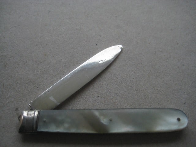 Title: George III Mother of Pearl Hafted Silver Bladed Folding Fruit Knife Description: George - 2