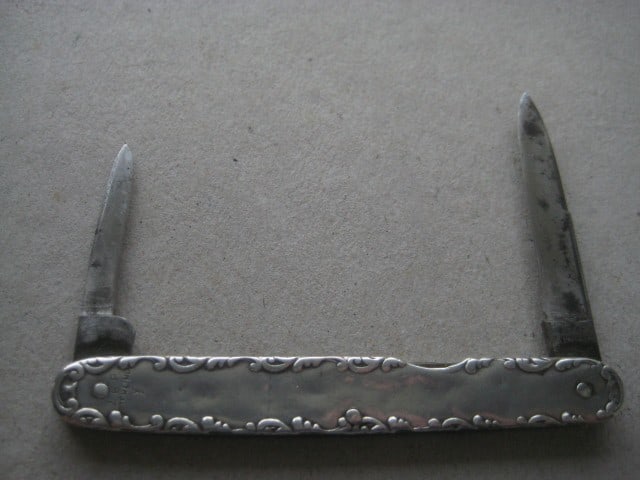 George V Silver Hafted Twin Steel Bladed Folding Penknife - 2