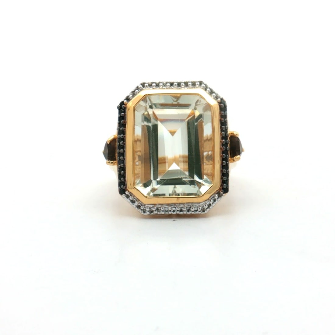 HRD Certified Green Amethyst, Smoky Quartz & Black Spinel Ring – 925 Sterling Silver: Title: HRD Certified Green Amethyst, Smoky Quartz & Black Spinel Ring – 925 Sterling Silver Description: A fine 925 Sterling Silver ring featuring an octagonal Green Amethyst centre stone