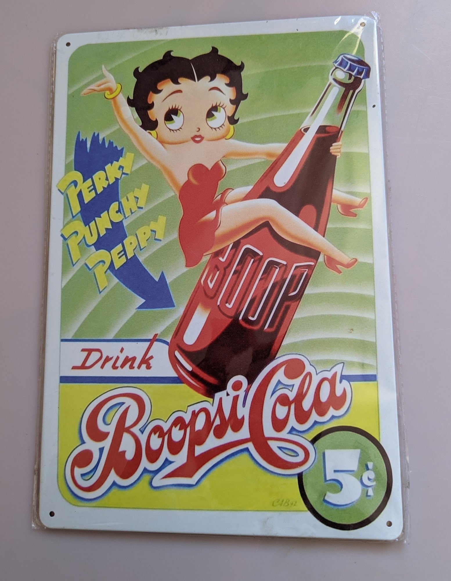 Betty Boop ""Boopsi Cola"" Retro Metal Sign – Vintage Style Wall Art Man Cave Bar Decor: Title: Betty Boop "Boopsi Cola" Retro Metal Sign – Vintage Style Wall Art Man Cave Bar Decor Description: Betty Boop "Drink Boopsi Cola" Retro Metal Tin Wall Sign A fantastic vintage-style