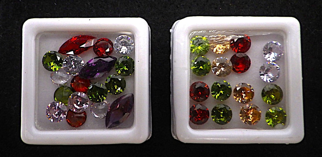 Variety of Round Cut Gemstones (Mostly Pairs): Title: Variety of Round Cut Gemstones (Mostly Pairs) Description: An interesting variety (mostly pairs) of round cut gemstones. Perfect for jewellery making. Free delivery is included !