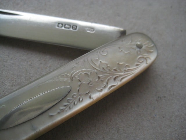 George V Mother of Pearl Hafted Silver Bladed Folding Fruit Knife - 4