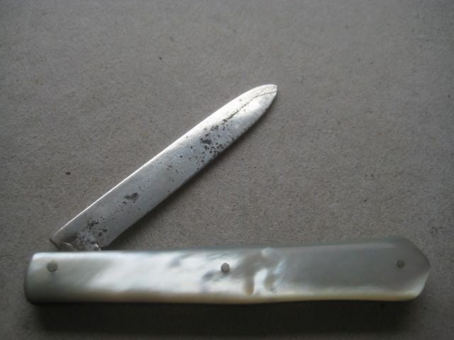 Title: George V Mother of Pearl Hafted Silver Bladed Folding Fruit Knife Description: George V - 2