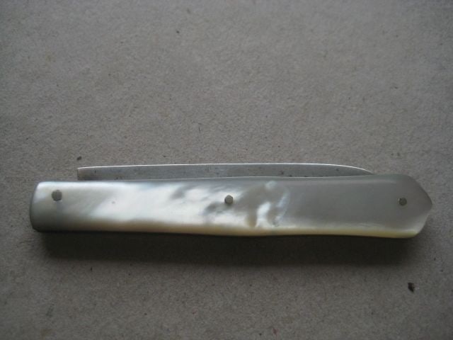 Title: George V Mother of Pearl Hafted Silver Bladed Folding Fruit Knife Description: George V - 9