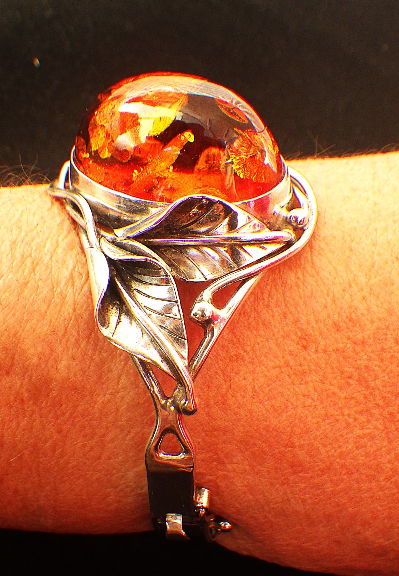 Art Nouveau Silver Bangle With Large Natural Amber Cabochon - 2