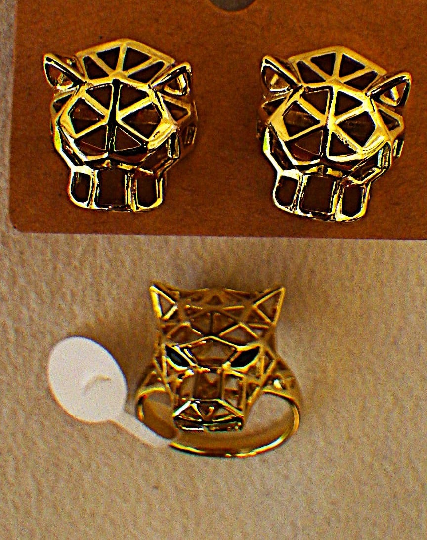 18 K Yellow Gold Plated, Designer Style, Panther Skeleton Earrings & Ring Set: Title: 18 K Yellow Gold Plated, Designer Style, Panther Skeleton Earrings & Ring Set Description: A glamorous, 18 K gold plated, Panther skeleton ring and earrings set in excellent, new/unused