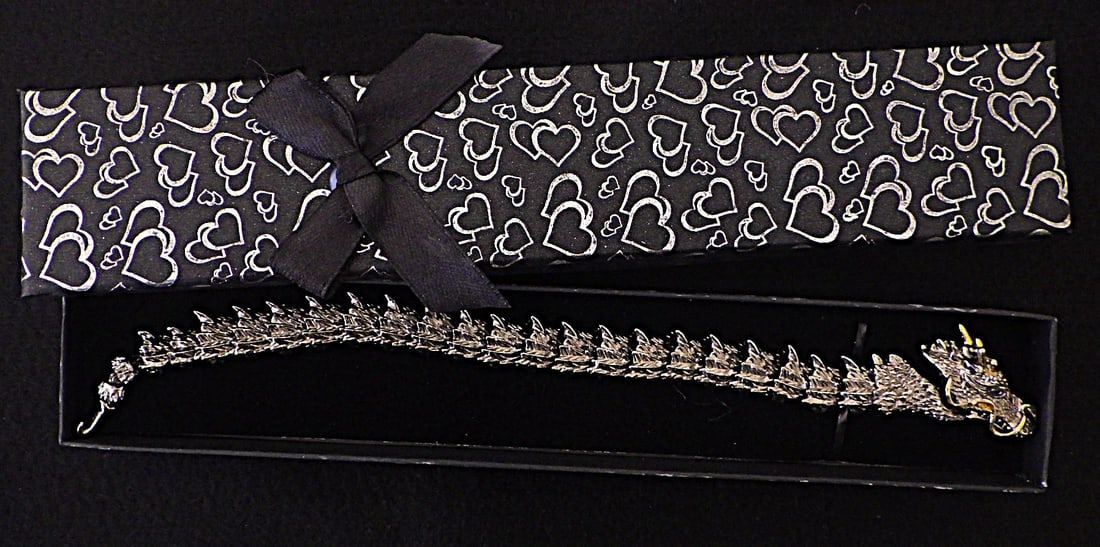 Chinese Dragon Bracelet In Presentation Box. - 5