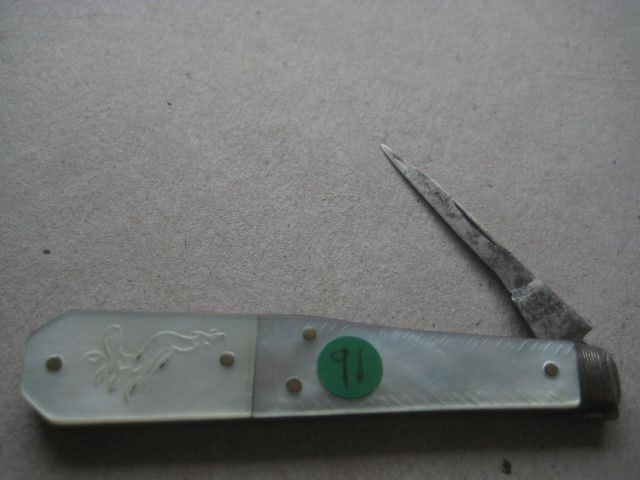 William IV Mother of Pearl Hafted Quill Bladed Folding Fruit Knife: Title: William IV Mother of Pearl Hafted Quill Bladed Folding Fruit Knife Description: William IV Mother of Pearl Hafted Quill Bladed Penknife. The handle is decorated with a Dove