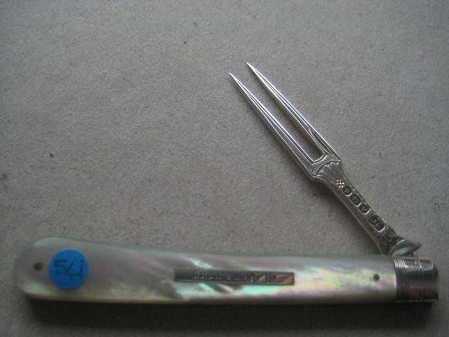 Victorian Mother of Pearl Hafted Matching Silver Bladed Folding Fruit Knife and Folding Fork - 10