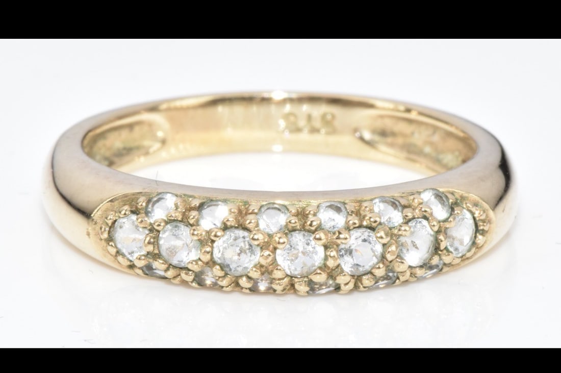 A 9ct Gold Ring Set With Spinel, 2.60g, Size N: Title: A 9ct Gold Ring Set With Spinel, 2.60g, Size N Description: 9 ct gold ring with spinel 2.60 g, size N Delivery - £5 Excellent condition Marked inside Condition: Used