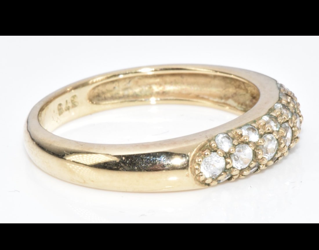 Title: A 9ct Gold Ring Set With Spinel, 2.60g, Size N Description: 9 ct gold ring with spinel 2.60 - 2