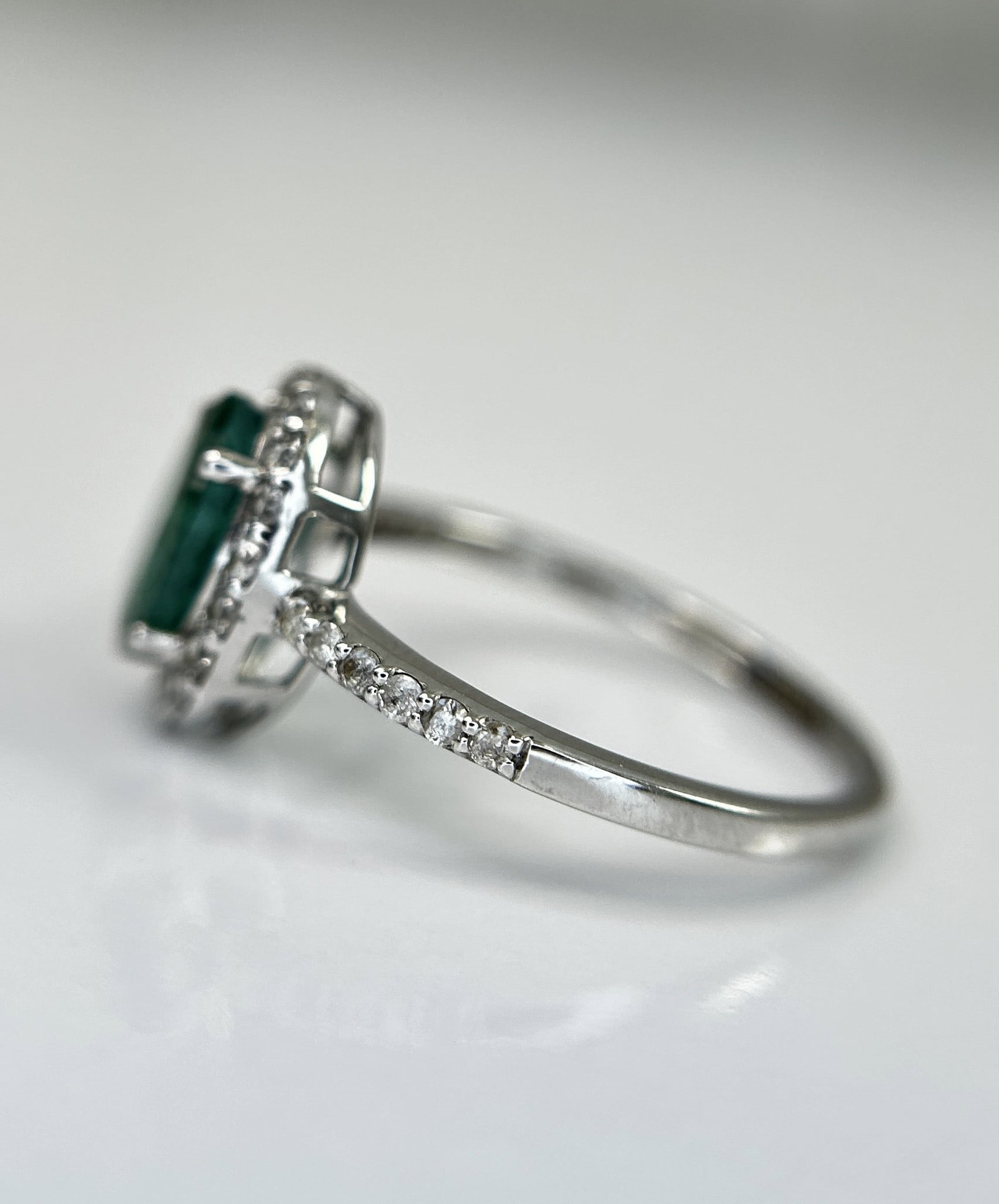 Beautiful Natural Emerald 1.22CT With Natural Diamonds & 18k Gold - 5