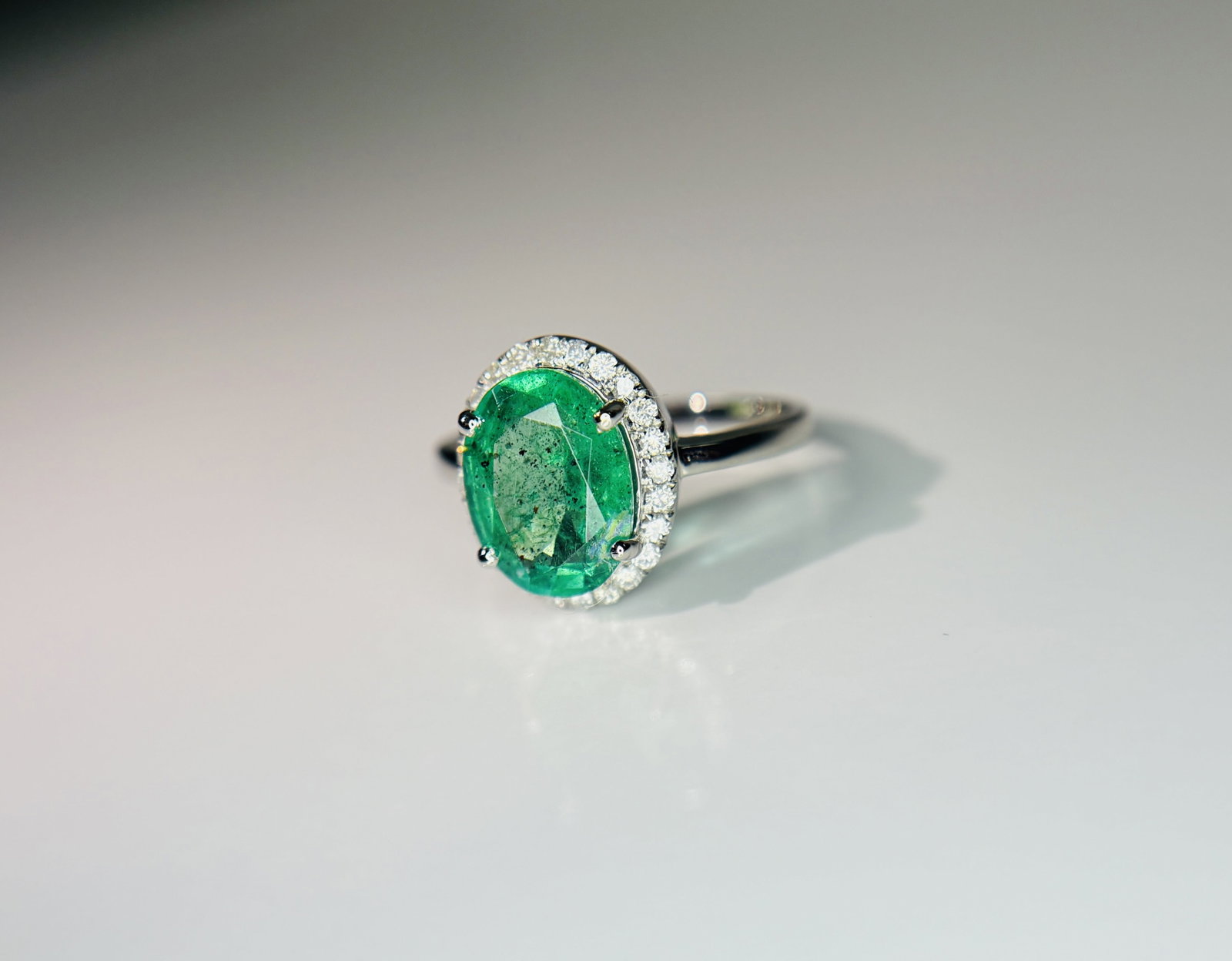 Beautiful 2.70 CT Natural Emerald Ring With Natural Diamonds & Platinum 950 - 3