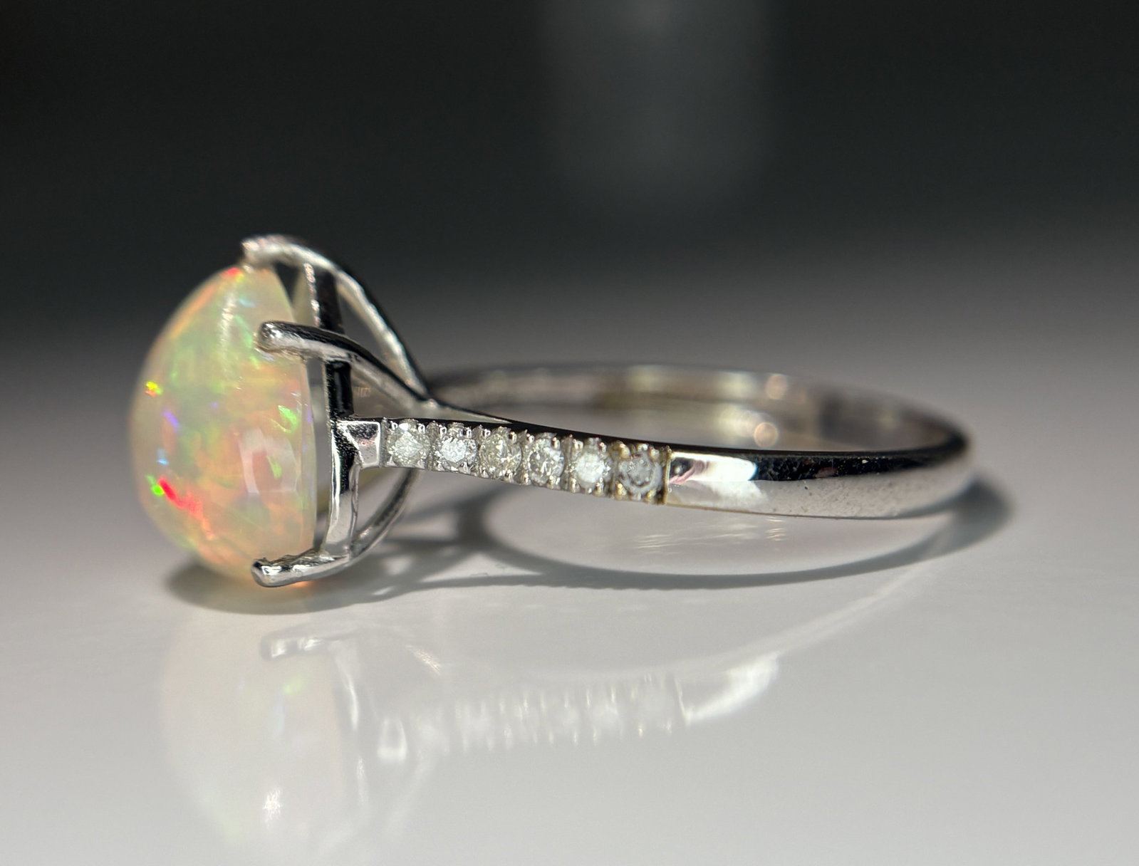 Beautiful Natural Fire Opal 2.16 CT Ring With Natural Diamond and 18k Gold - 8