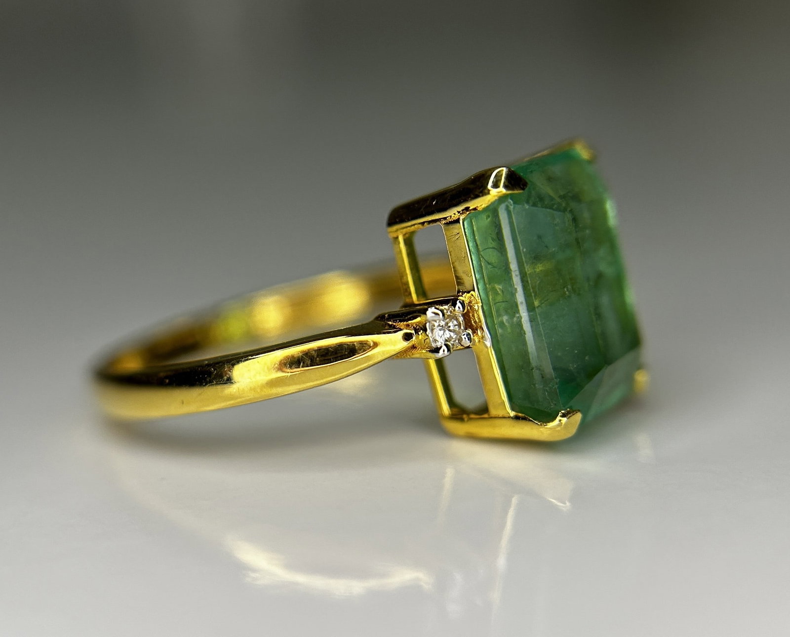 Beautiful Natural Emerald 3.51 CT With Natural Diamonds & 18k Gold - 6
