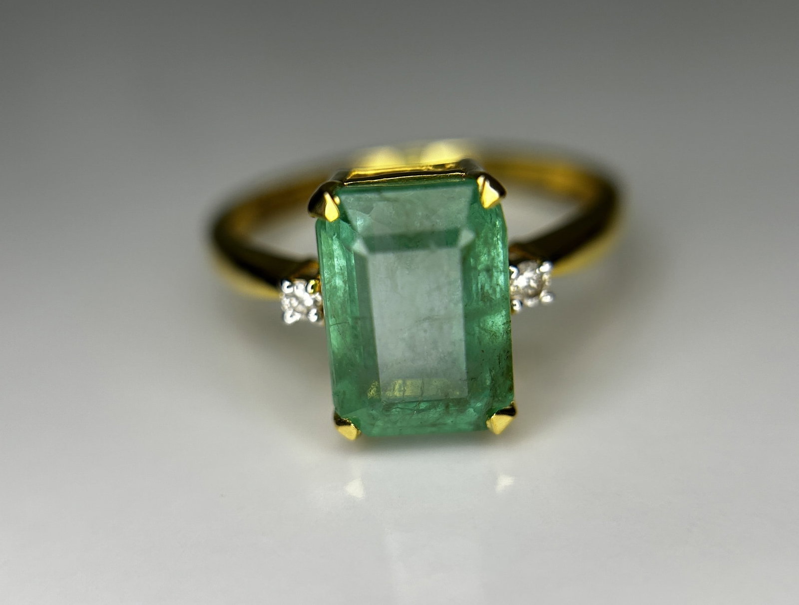 Beautiful Natural Emerald 3.51 CT With Natural Diamonds & 18k Gold - 7