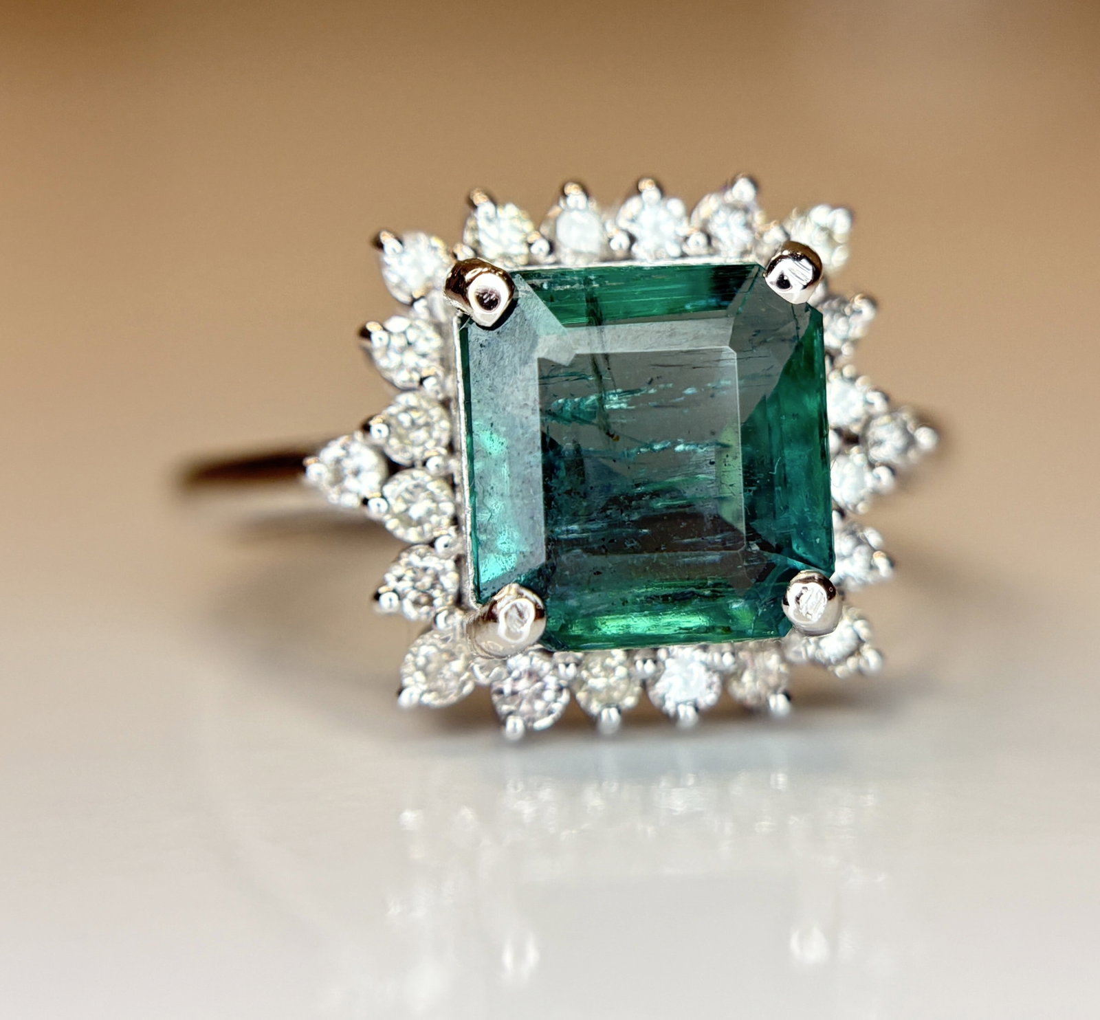 Beautiful 2.10 CT Natural Emerald With Natural Diamonds & 18k Gold - 2
