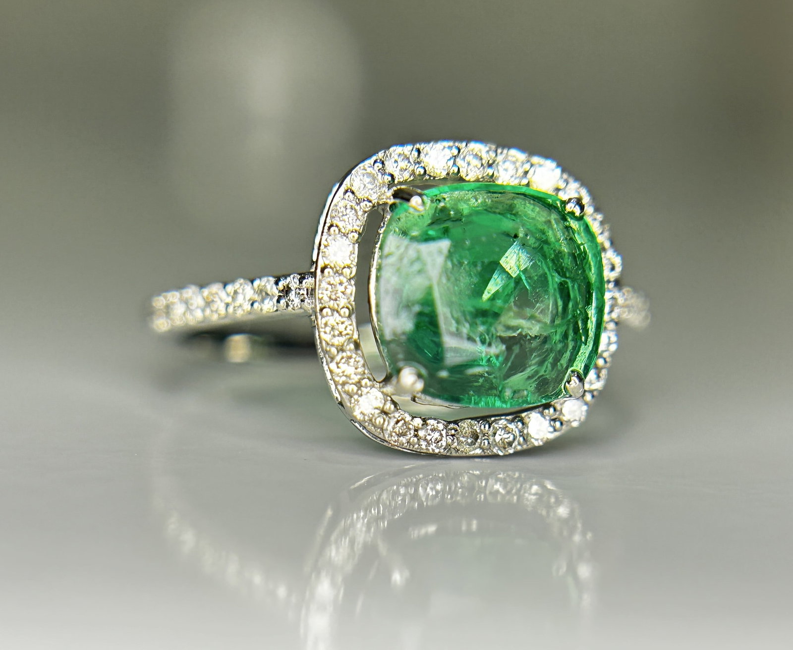 Beautiful 1.69 CT Natural Emerald Ring With Natural Diamonds & Platinum 950 - 4
