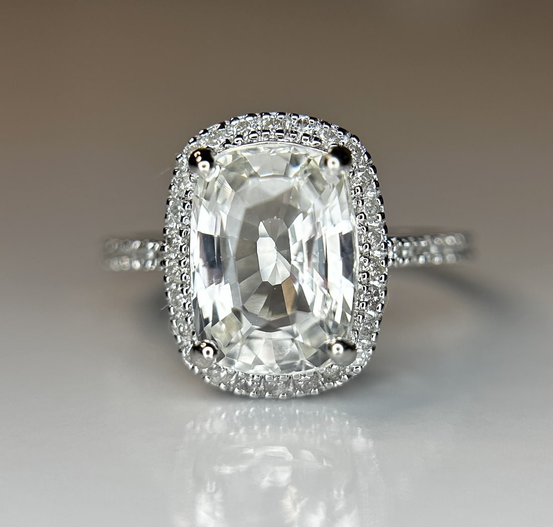 Beautiful 4.19 CT Unheated Ceylon White Sapphire With Natural Diamonds & 18k Gold: Title: Beautiful 4.19 CT Unheated Ceylon White Sapphire With Natural Diamonds & 18k Gold Description: Beautiful 4.19 CT Unheated Ceylon White Sapphire With Natural Diamonds & 18k Gold <