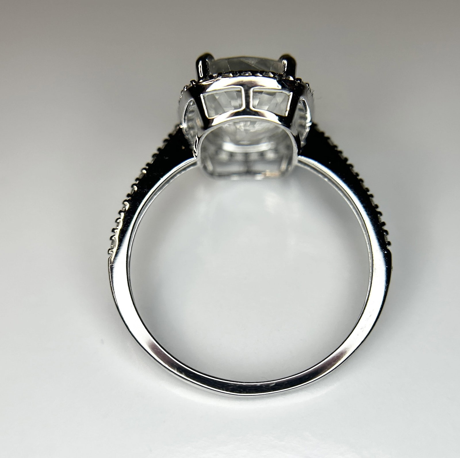 Beautiful 4.19 CT Unheated Ceylon White Sapphire With Natural Diamonds & 18k Gold - 6