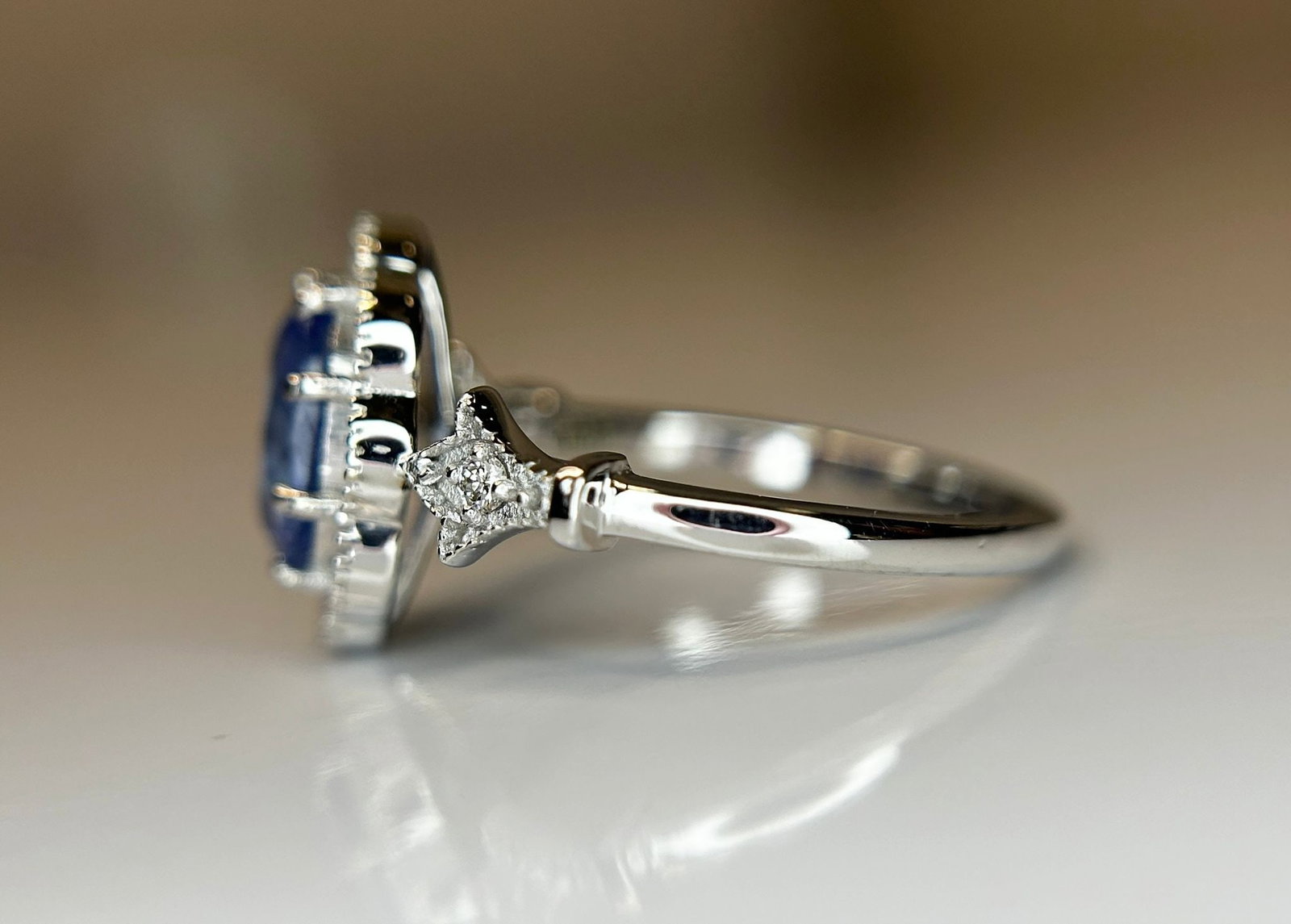 Beautiful 1.74 CT Natural Ceylon Blue Sapphire Diamonds & 18k Gold - 5
