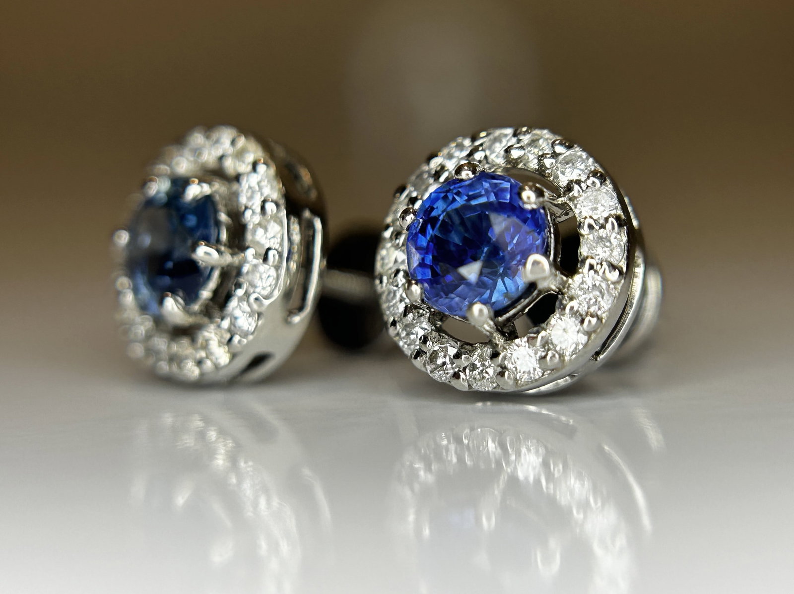Beautiful 1.05ct Natural Unheated Blue Sapphire Earrings With Diamonds & Platinum - 6