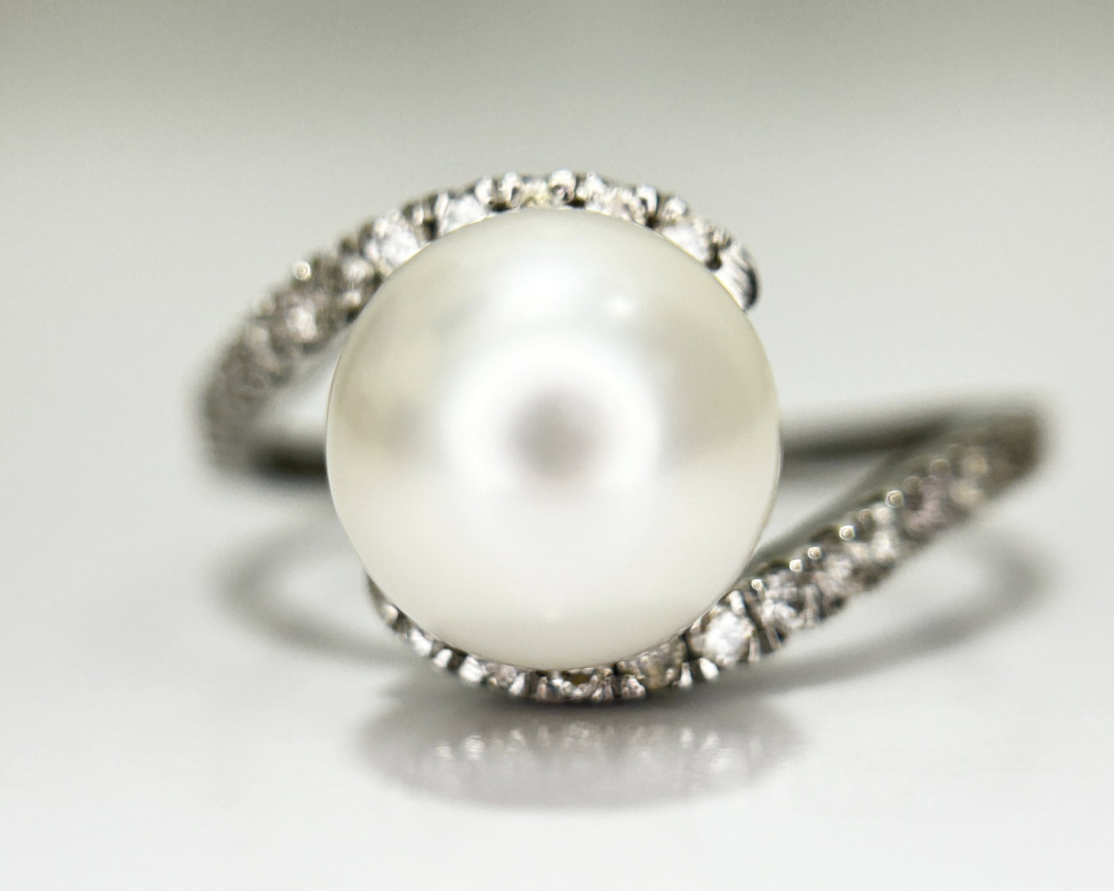 Beautiful 5.12 CT South Sea Pearl With Diamonds & 950 Platinum Ring (1 of 9)