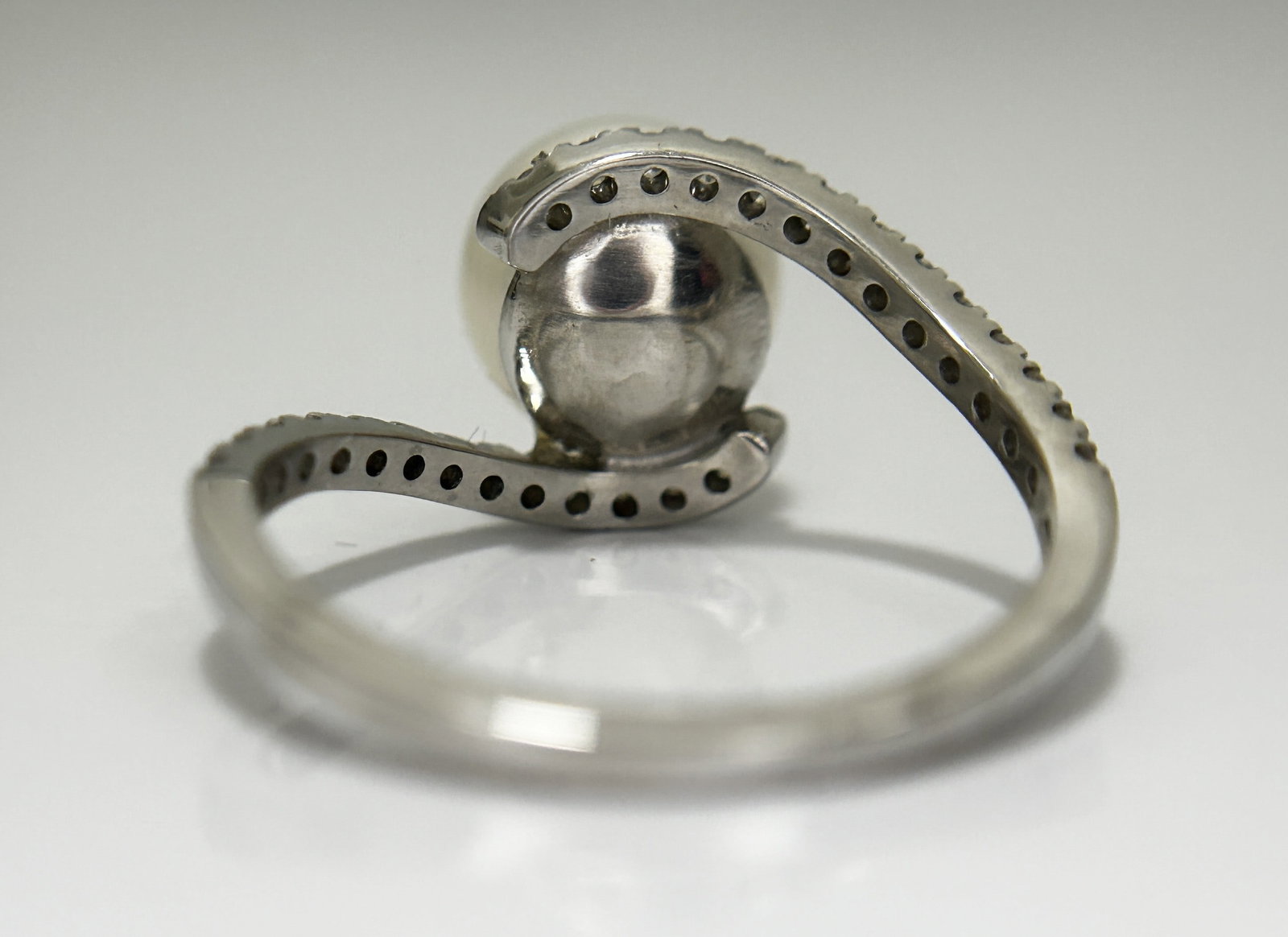 Beautiful 5.12 CT South Sea Pearl With Diamonds & 950 Platinum Ring - 5