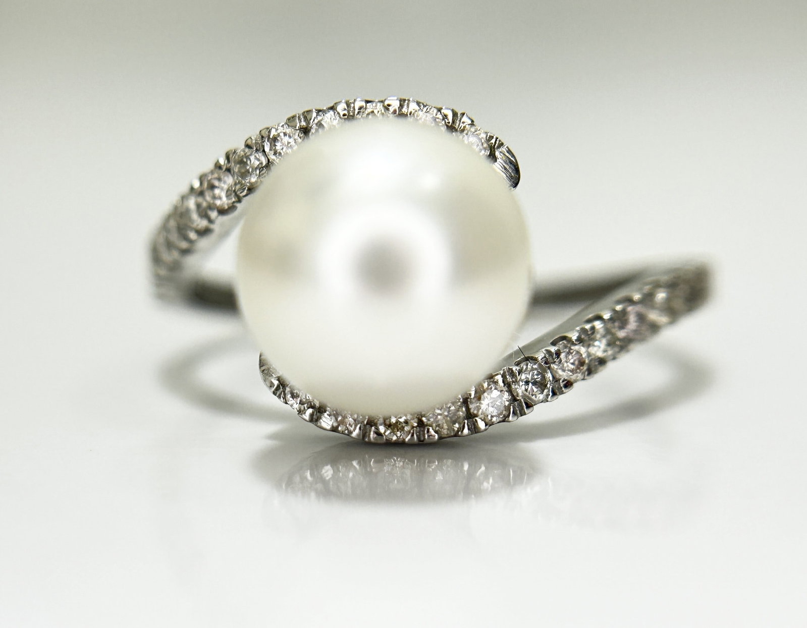 Beautiful 5.12 CT South Sea Pearl With Diamonds & 950 Platinum Ring - 8