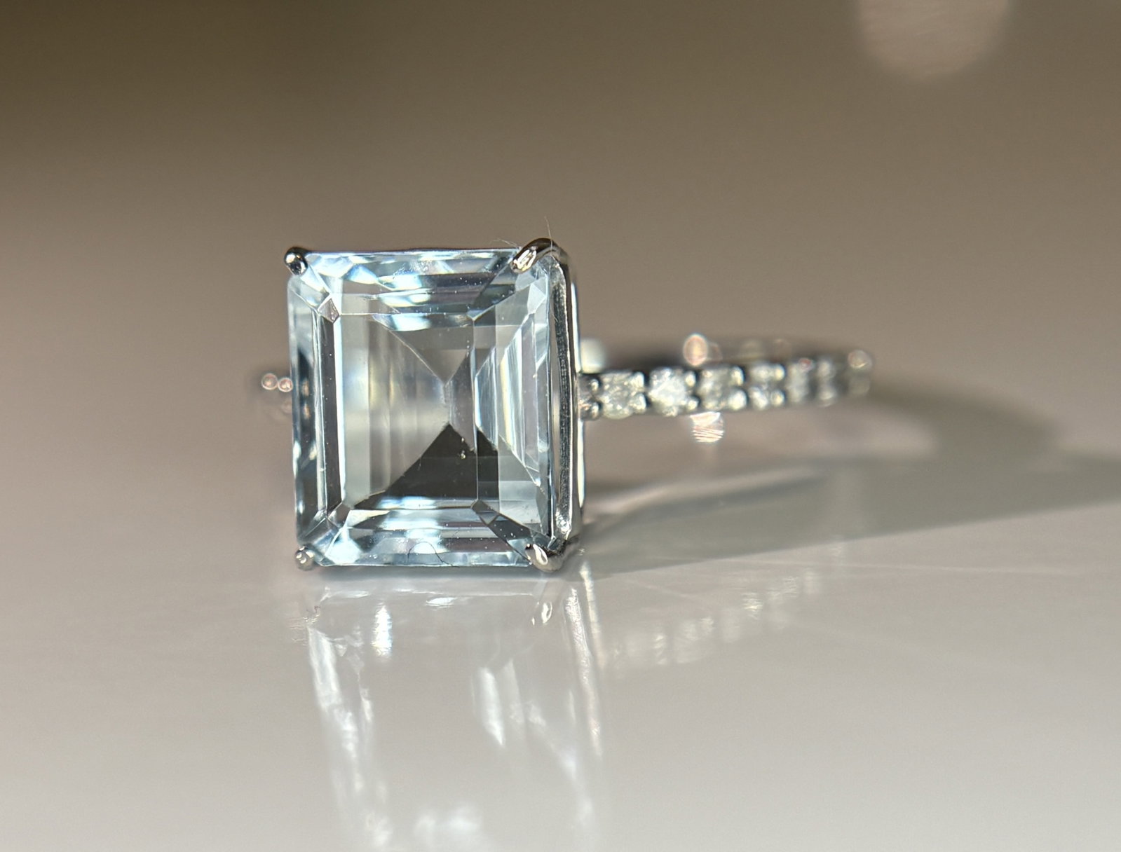 Beautiful 3.34 CT Natural Aquamarine Ring With Natural Diamonds & 950 Platinum - 4