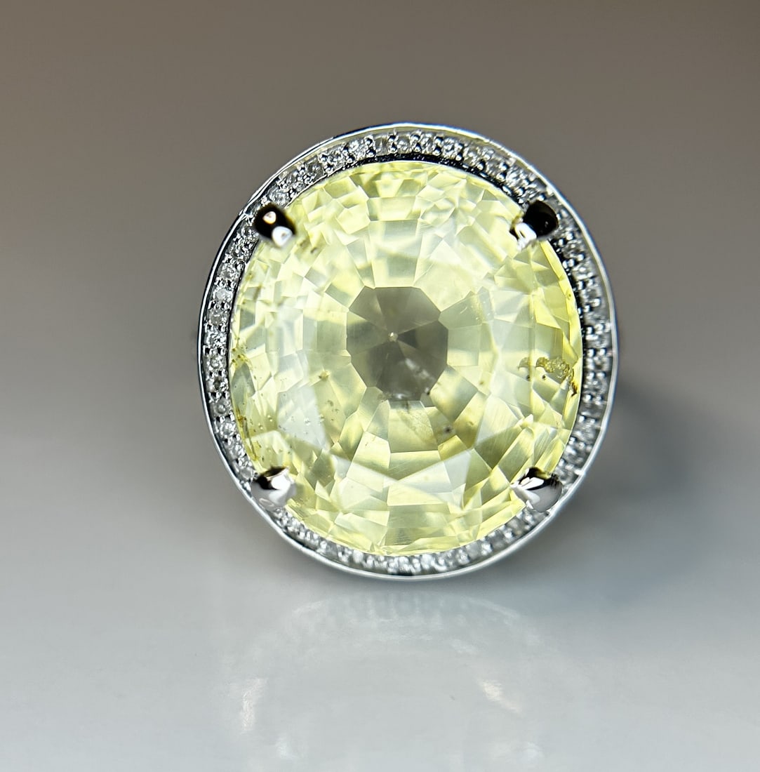 Beautiful 21.74 CT Unheated Ceylon Yellow Sapphire With Natural Diamonds & 18k Gold - 2