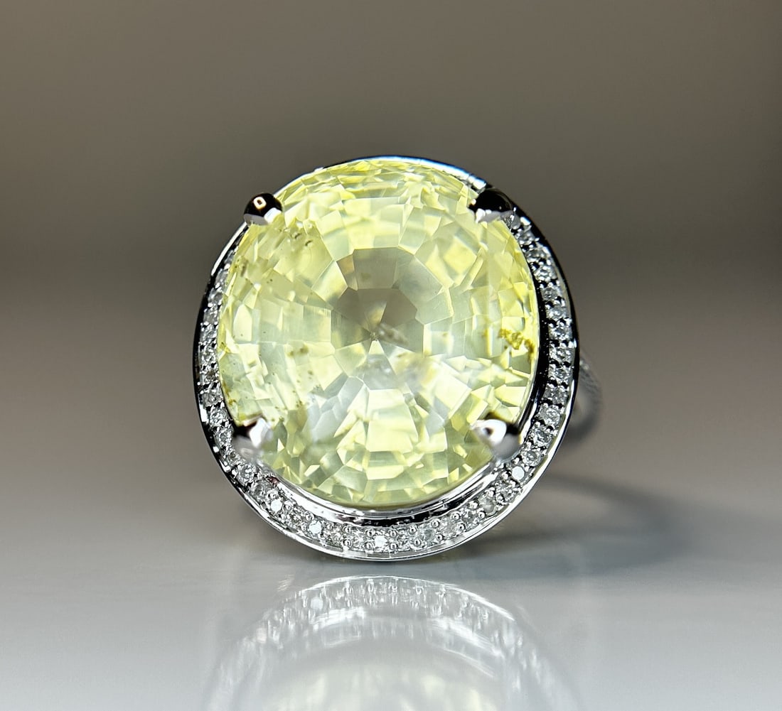 Beautiful 21.74 CT Unheated Ceylon Yellow Sapphire With Natural Diamonds & 18k Gold - 3