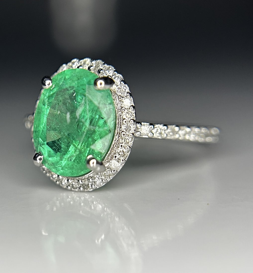 Beautiful 2.71ct Natural Emerald With Natural Diamonds & 18k Gold - 3