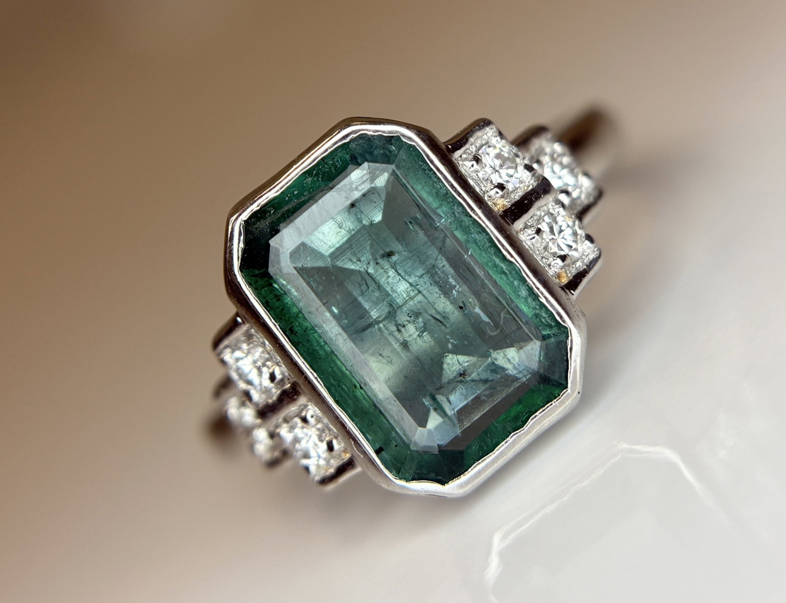 Beautiful 3.00 CT Natural Emerald With Natural Diamonds & 18k Gold - 8
