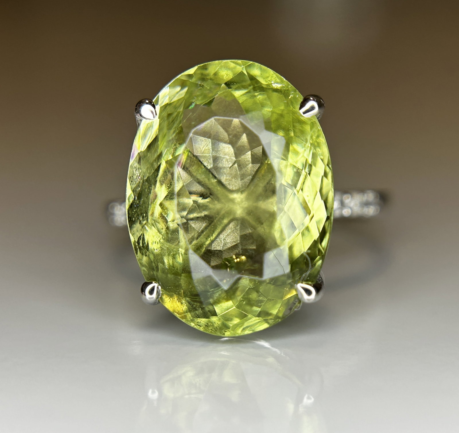 Beautiful 8.17 CT Natural Aquamarine Ring With Natural Diamonds & 18k White Gold - 3
