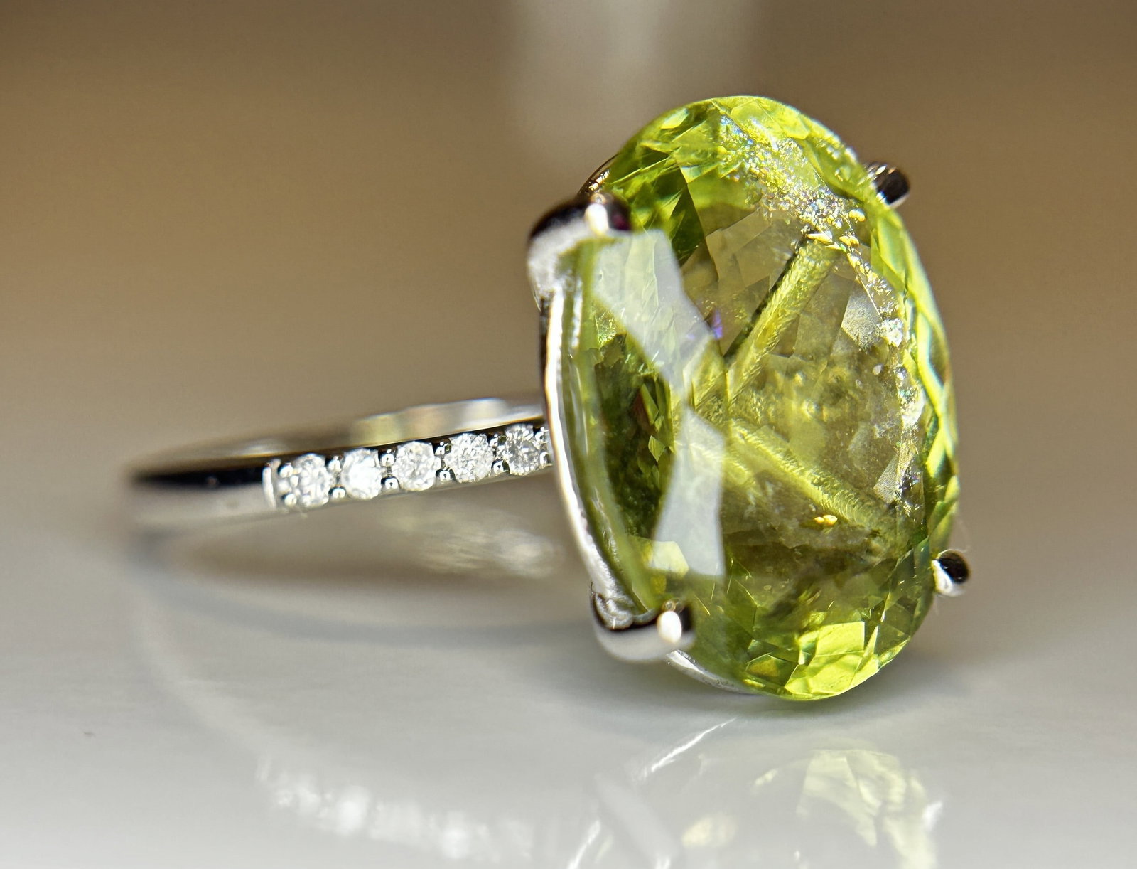 Beautiful 8.17 CT Natural Aquamarine Ring With Natural Diamonds & 18k White Gold - 9