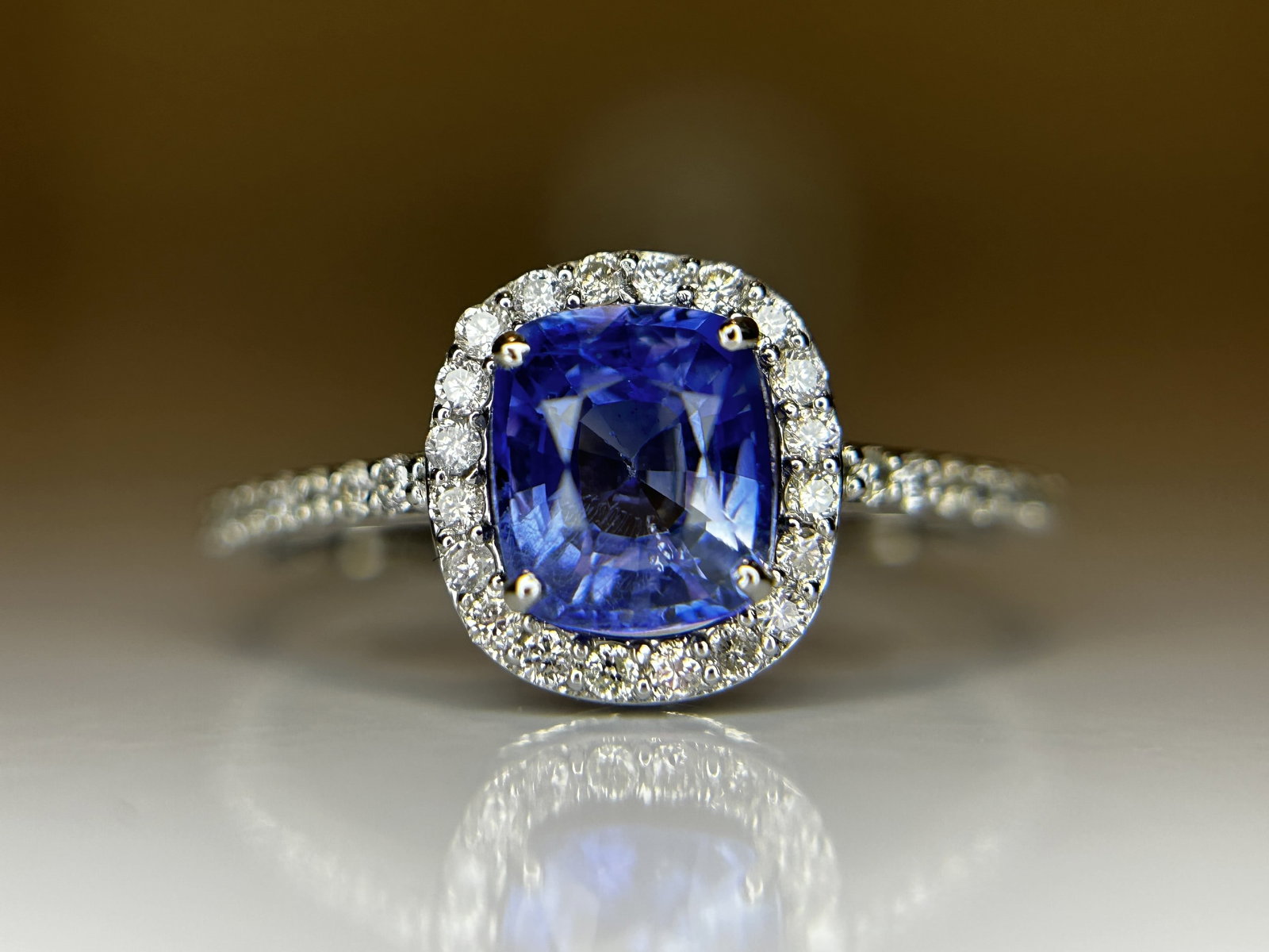 Beautiful 1.38 CT Natural Ceylon Blue Sapphire Diamonds & 950 Platinum: Title: Beautiful 1.38 CT Natural Ceylon Blue Sapphire Diamonds & 950 Platinum Description: Beautiful 1.38 CT Natural Ceylon Blue Sapphire With Natural Diamonds & 950 Platinum Desc