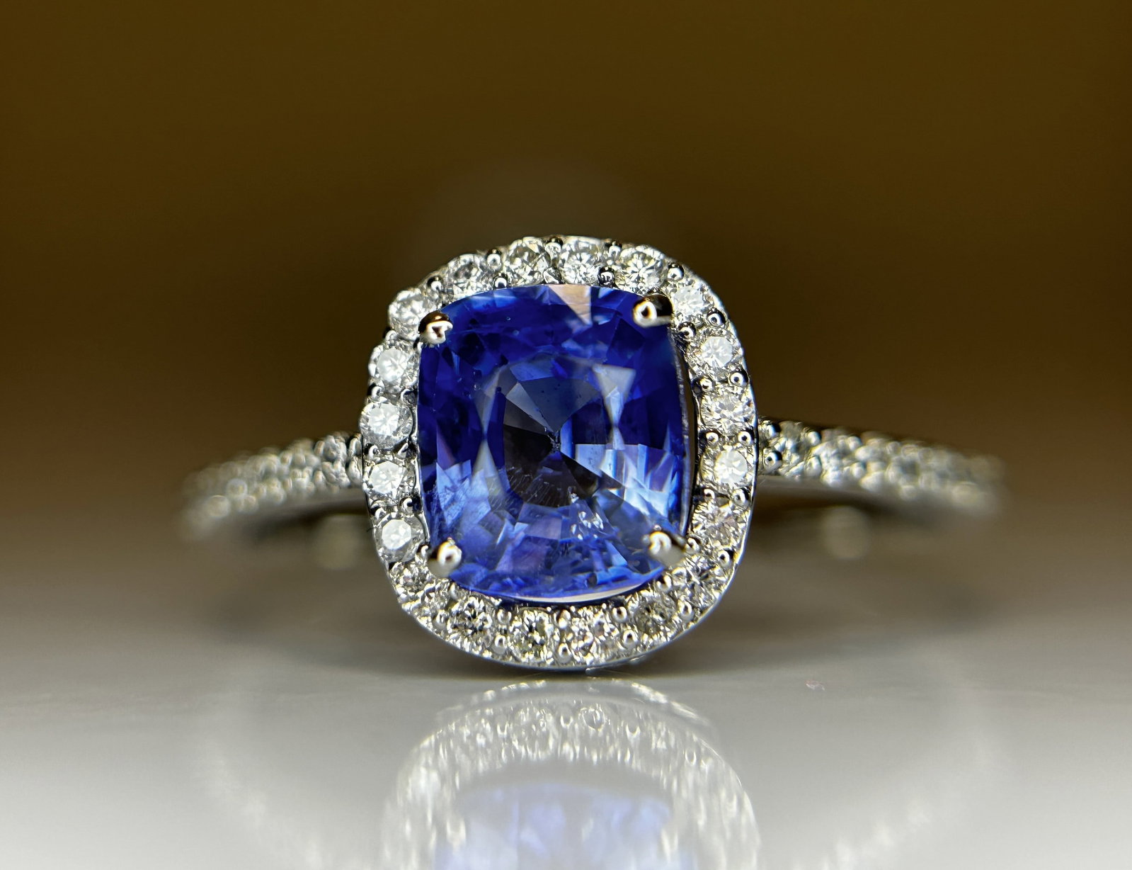 Beautiful 1.38 CT Natural Ceylon Blue Sapphire Diamonds & 950 Platinum - 3