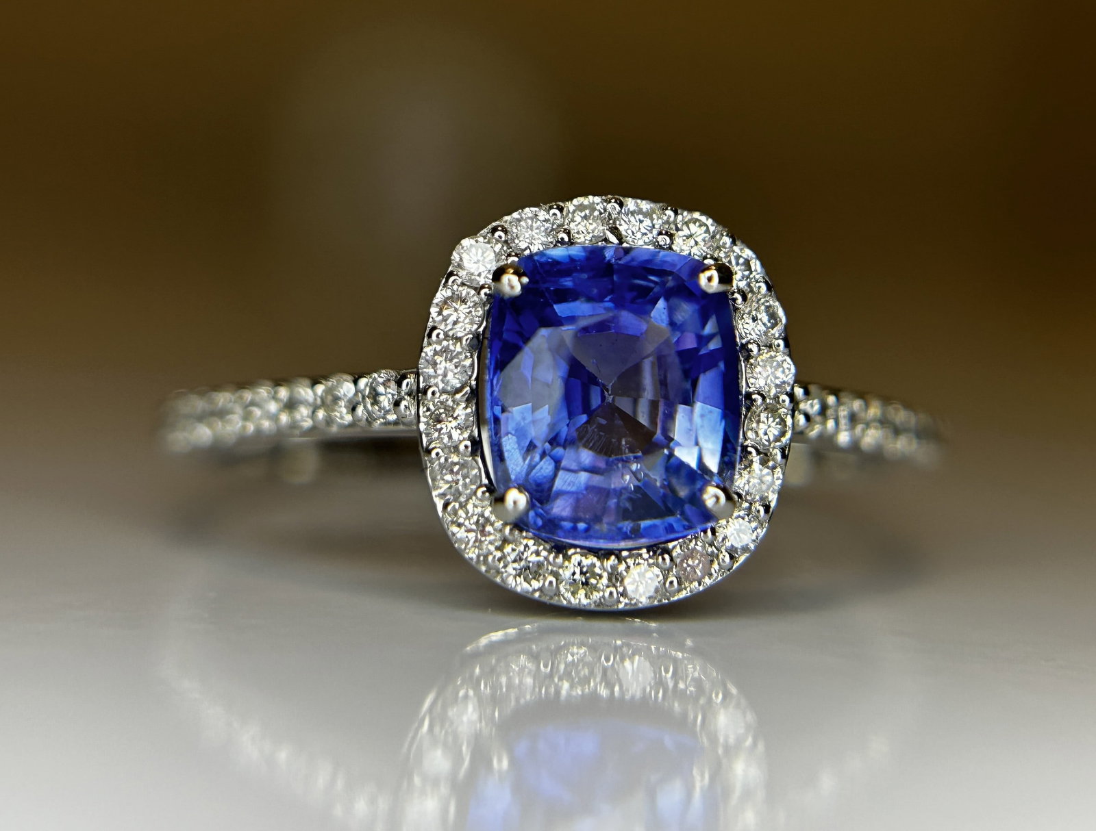 Beautiful 1.38 CT Natural Ceylon Blue Sapphire Diamonds & 950 Platinum - 9