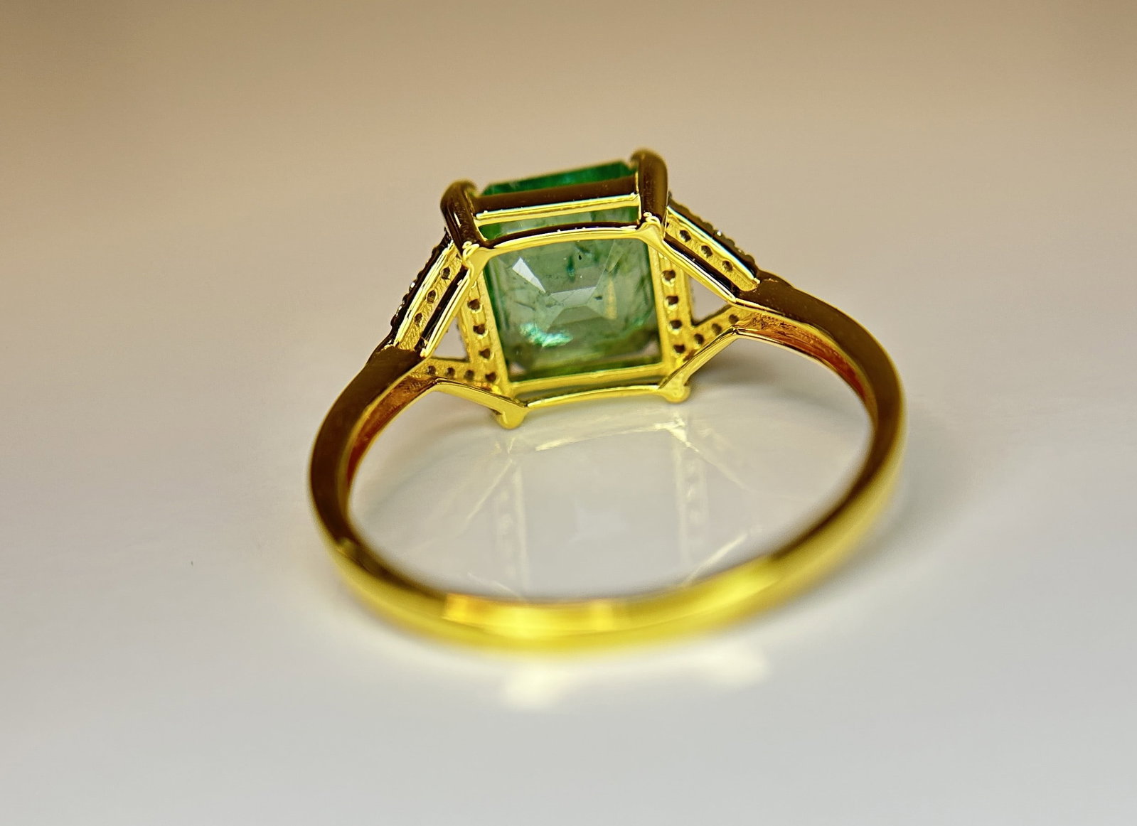 Beautiful Natural Emerald 2.21 CT With Natural Diamonds & 18k Gold - 5