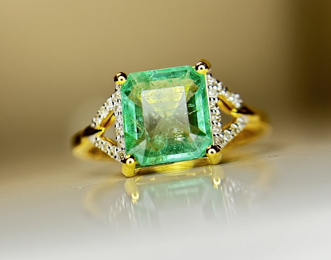Beautiful Natural Emerald 2.21 CT With Natural Diamonds & 18k Gold - 8