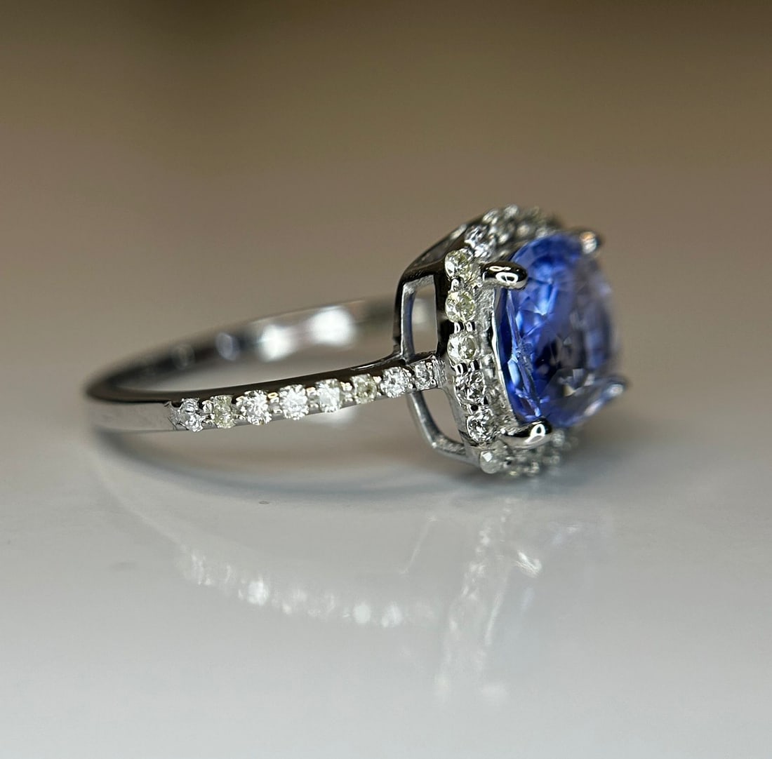 1.94 CT Ceylon Cornflour Blue Sapphire Diamonds & 18k Gold - 2