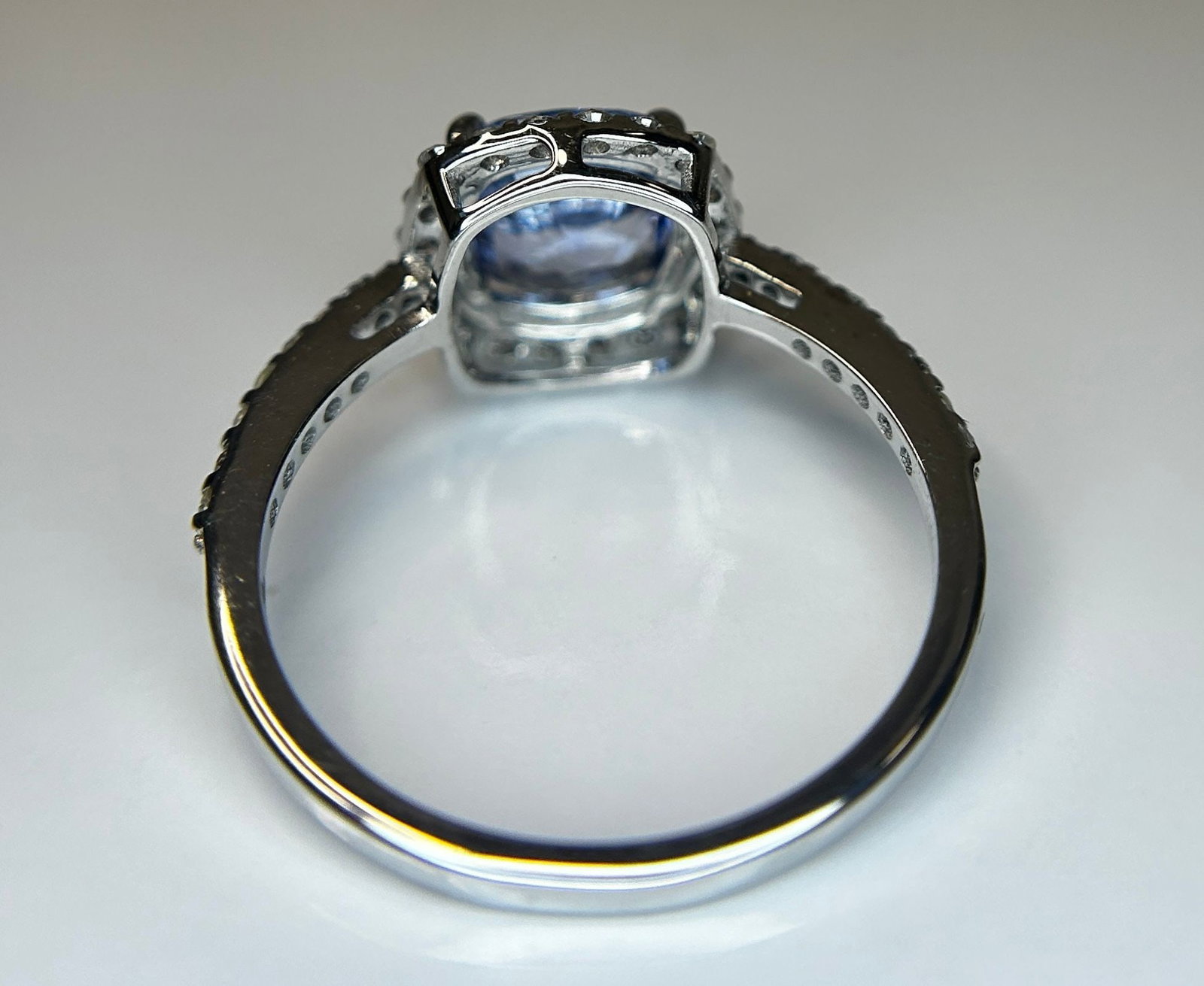 1.94 CT Ceylon Cornflour Blue Sapphire Diamonds & 18k Gold - 4