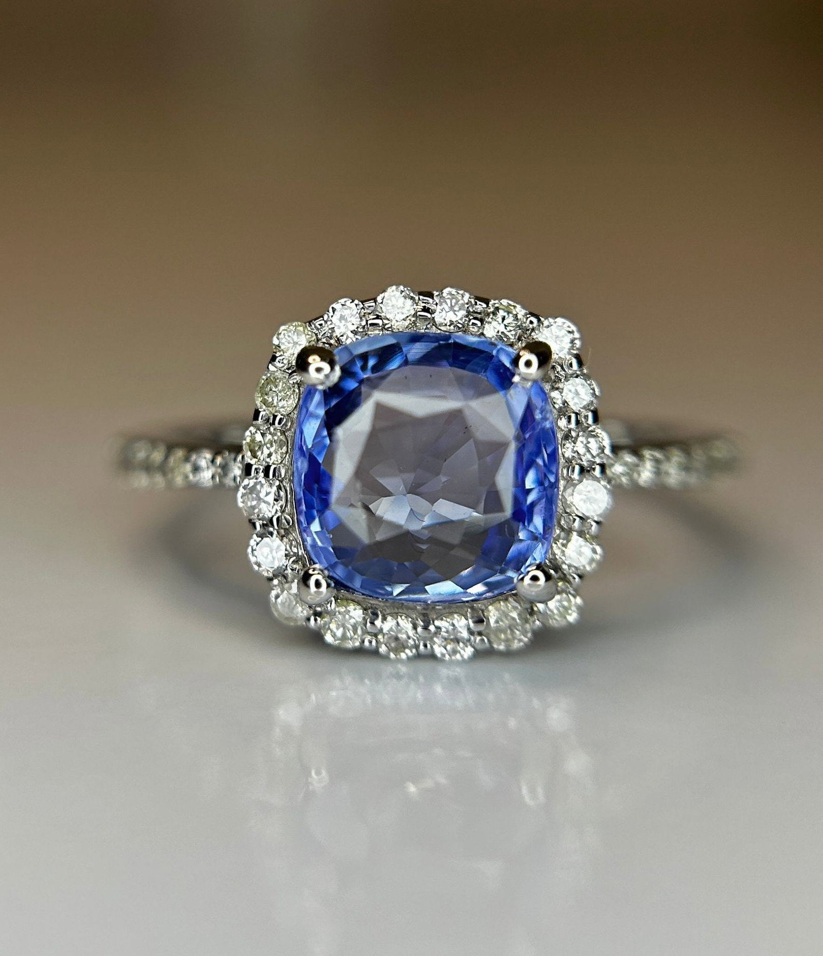 1.94 CT Ceylon Cornflour Blue Sapphire Diamonds & 18k Gold - 7
