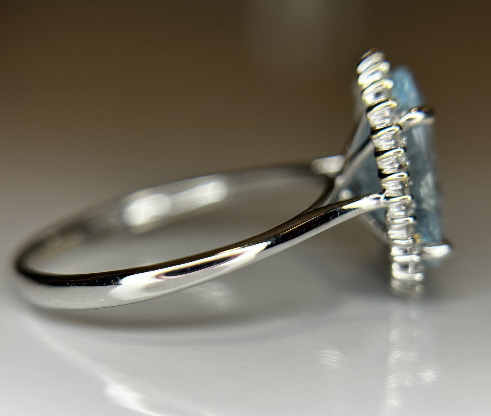 Beautiful 2.39 CT Natural Aquamarine Ring With Natural Diamonds & 18k White Gold - 7