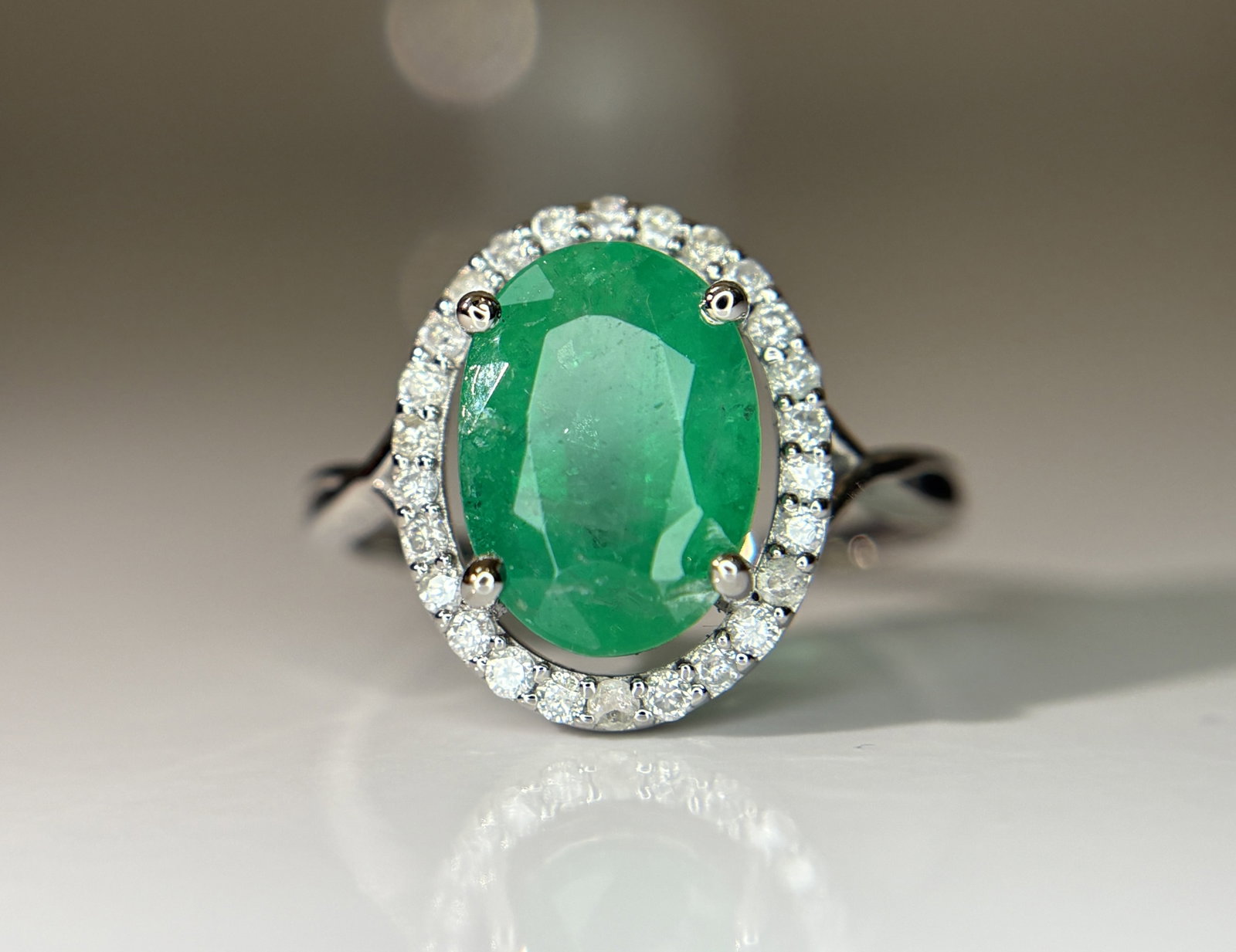 Beautiful 2.70 CT Natural Emerald Ring With Natural Diamonds & Platinum 950 - 2