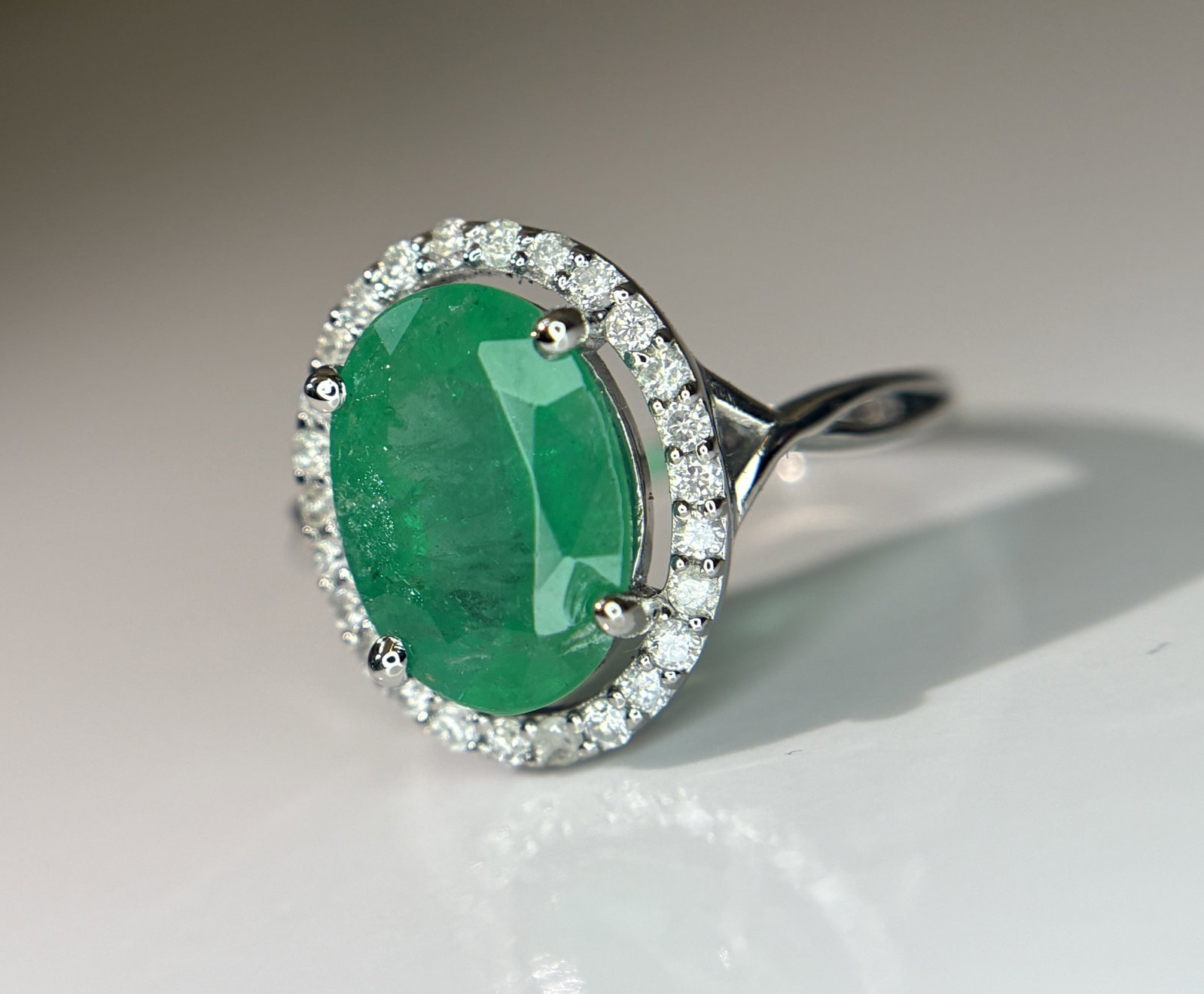 Beautiful 2.70 CT Natural Emerald Ring With Natural Diamonds & Platinum 950 - 3