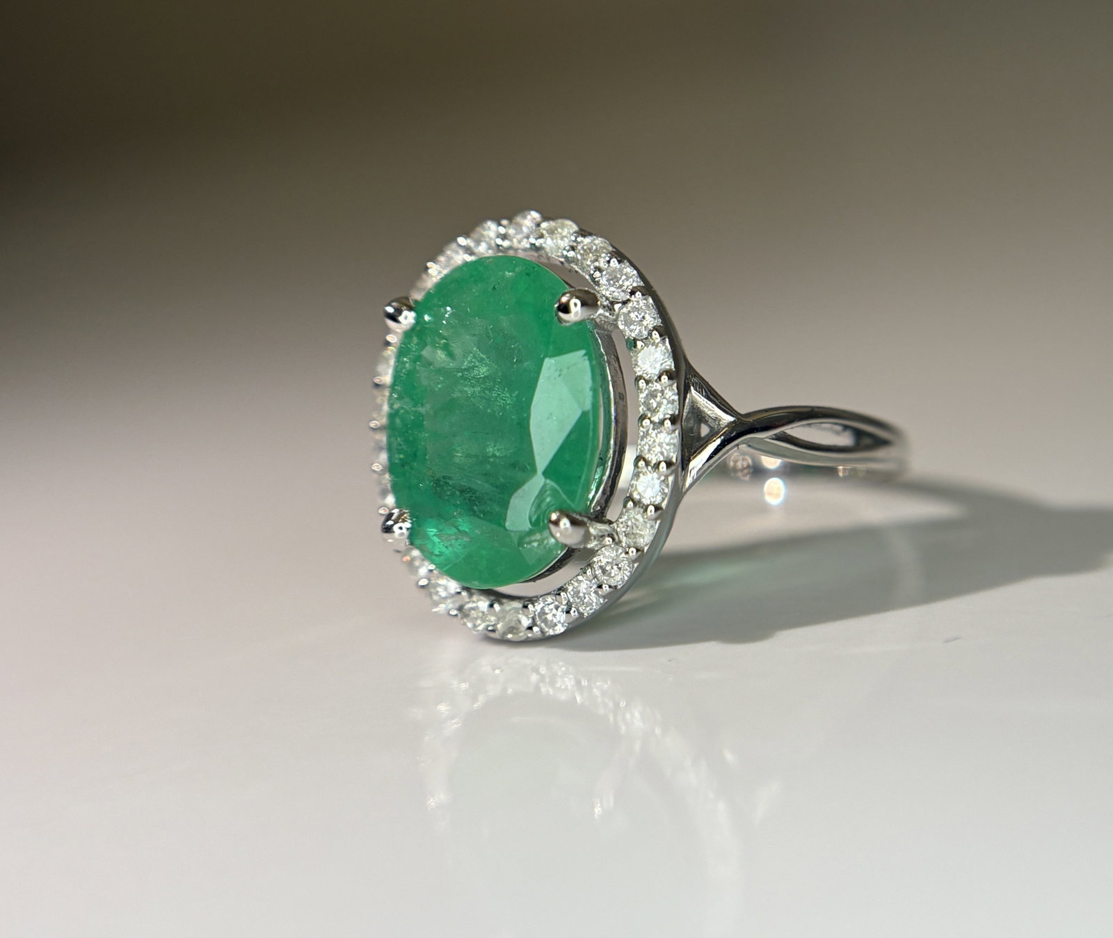 Beautiful 2.70 CT Natural Emerald Ring With Natural Diamonds & Platinum 950 - 6