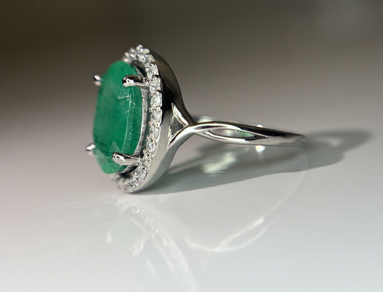 Beautiful 2.70 CT Natural Emerald Ring With Natural Diamonds & Platinum 950 - 7